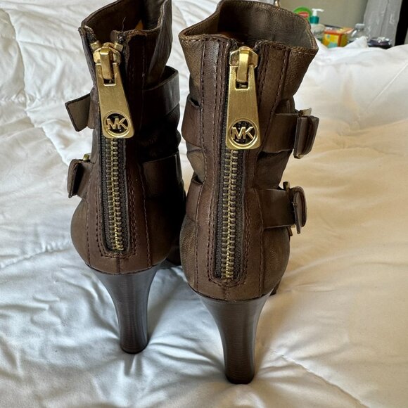 Michael Kors Platform Heeled Boots, Size 6 - Picture 3 of 6